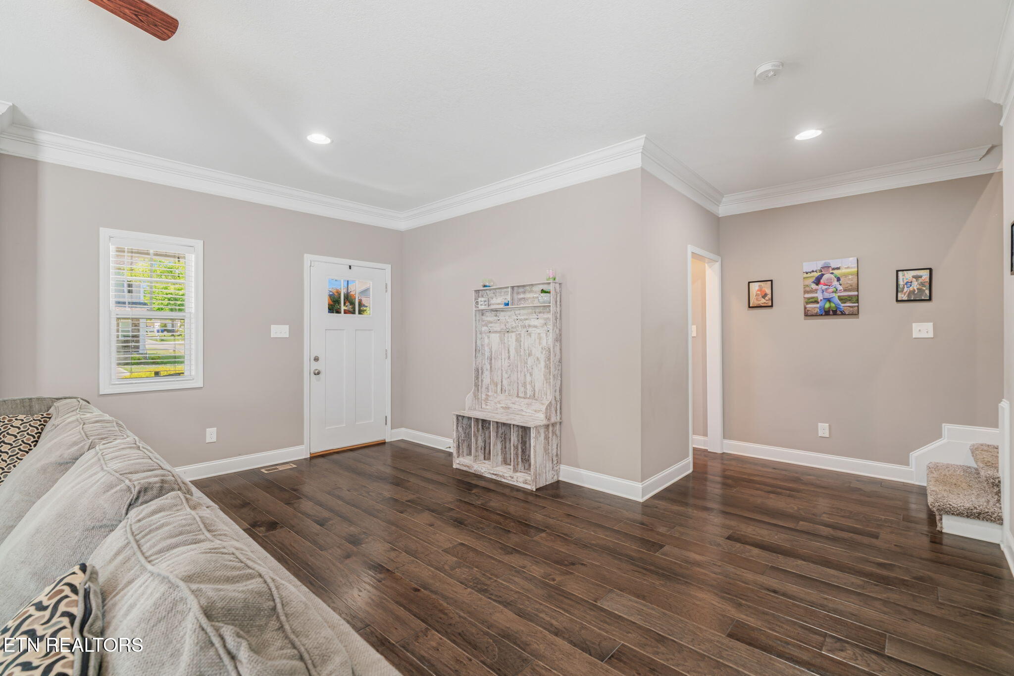 99 Fallberry Street Oak Ridge, TN 37830 - Photo 8 of 60 Entry