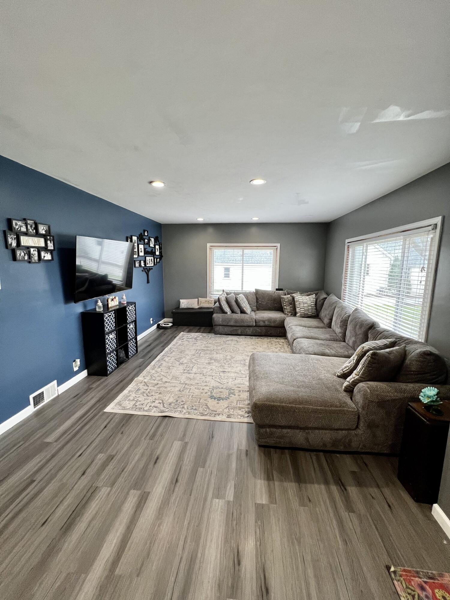 137 Perrysburg Road Cairo, OH 45820 - Photo 2 of 17