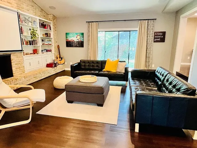 $6,800 | 2305 Comburg Castle Way, Austin, TX 78748