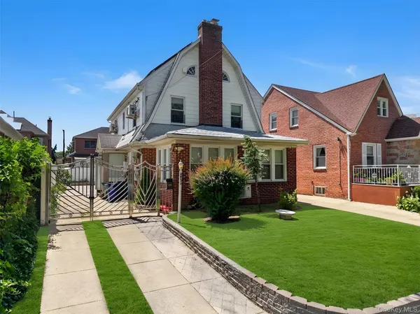 $1,488,000 | 38-22 205th Street | Auburndale