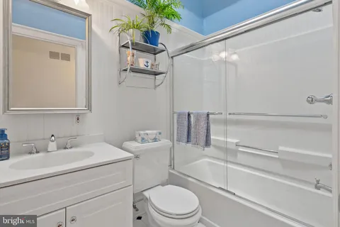 $569,900 | 1 Blue Jay Drive, Newark, DE 19713