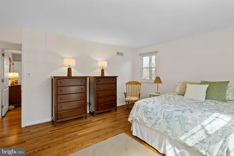 $569,900 | 1 Blue Jay Drive, Newark, DE 19713