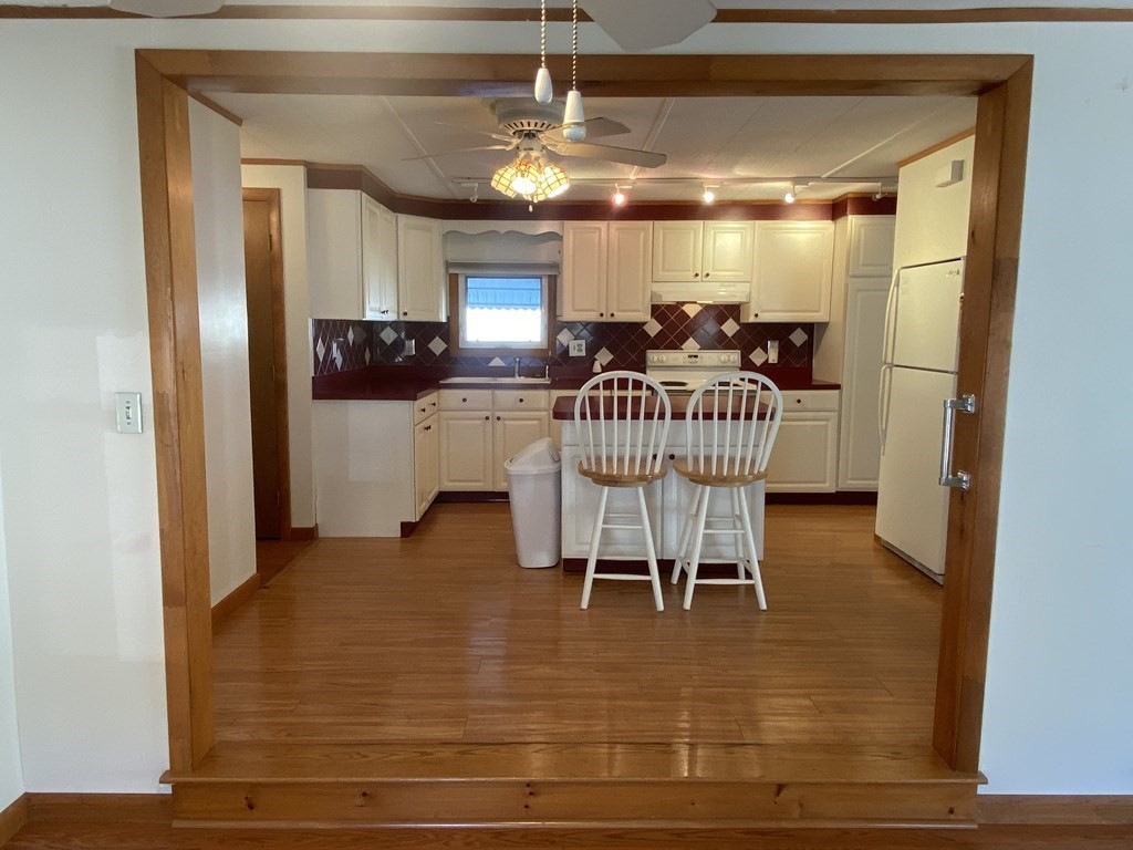 31 Hickory Road Taunton, MA 02780 - Photo 8 of 23 Gallery Image 8