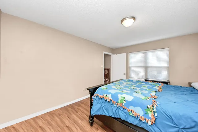 $135,000 | 10555 Turtlewood Court, Unit 1510, Houston, TX 77072