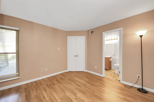 $135,000 | 10555 Turtlewood Court, Unit 1510, Houston, TX 77072