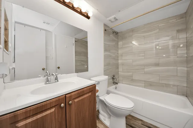 $135,000 | 10555 Turtlewood Court, Unit 1510, Houston, TX 77072