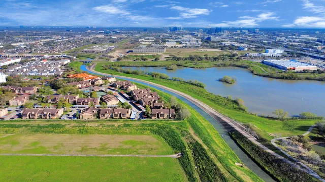 $135,000 | 10555 Turtlewood Court, Unit 1510, Houston, TX 77072