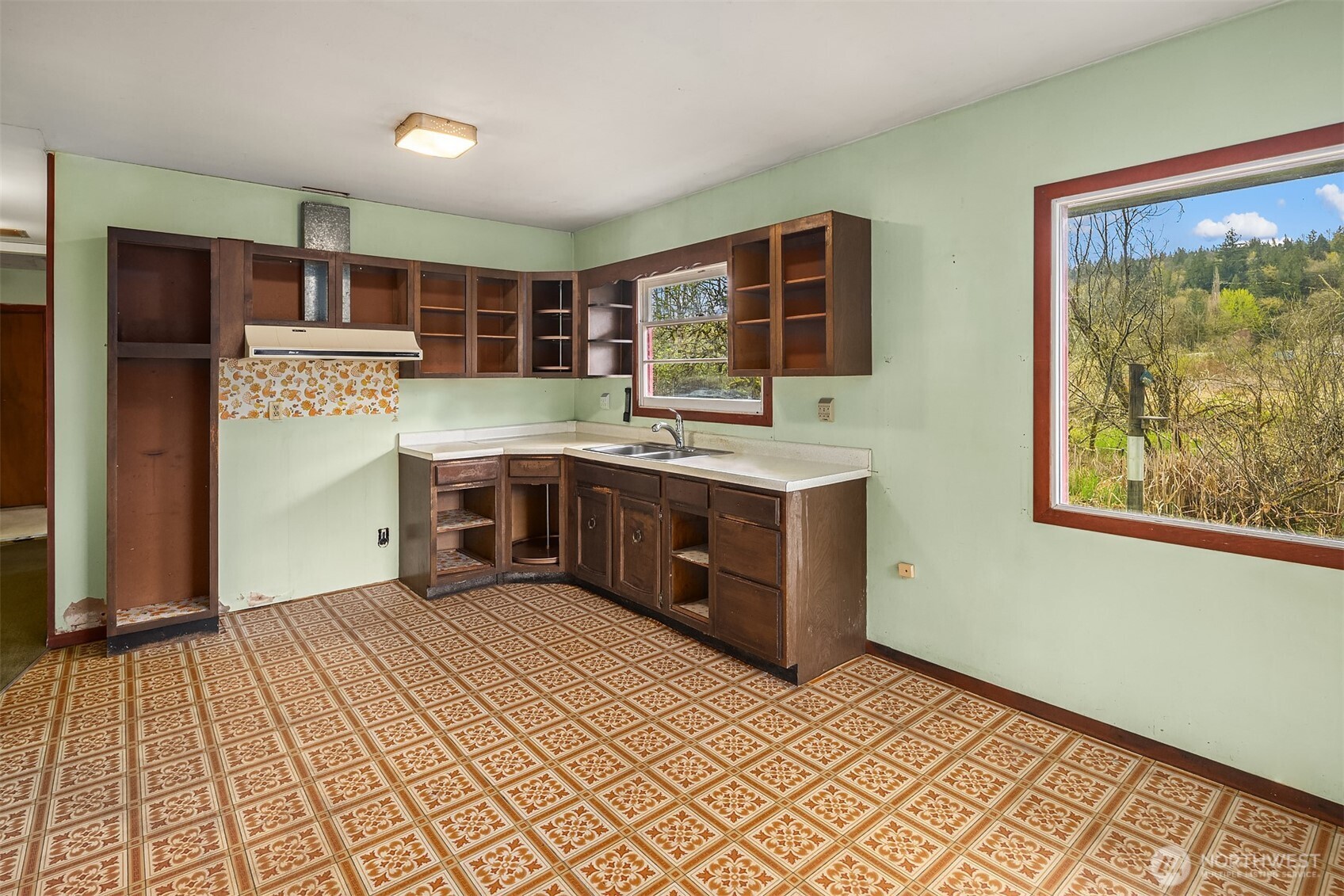 17420 Renton Issaquah Road Southeast Renton, WA 98059 - Photo 5 of 14