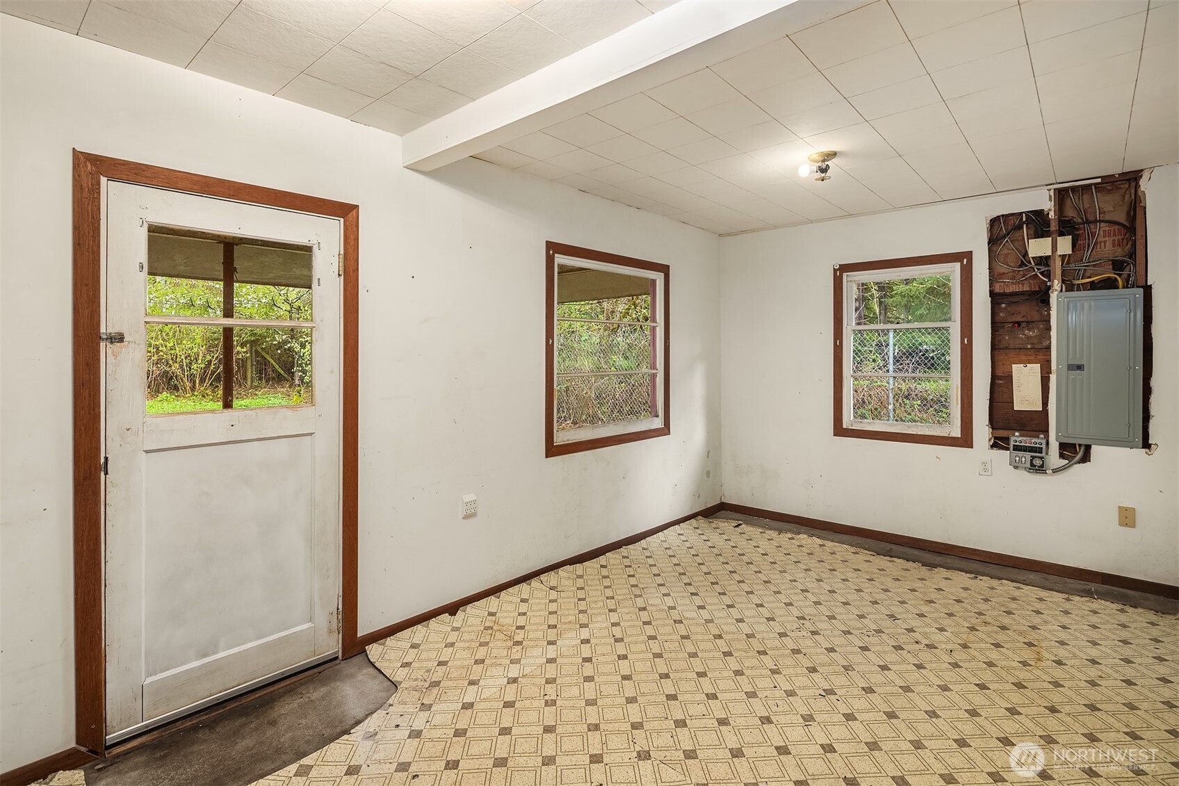 17420 Renton Issaquah Road Southeast Renton, WA 98059 - Photo 9 of 14