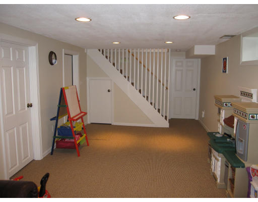 6 Southwick Road North Reading, MA 01864 - Photo 12 of 17 Gallery Image 12