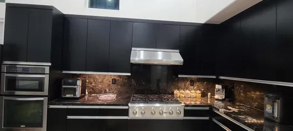 a close view of sink