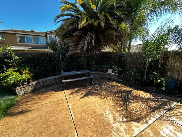 a view of a hallway with windows
