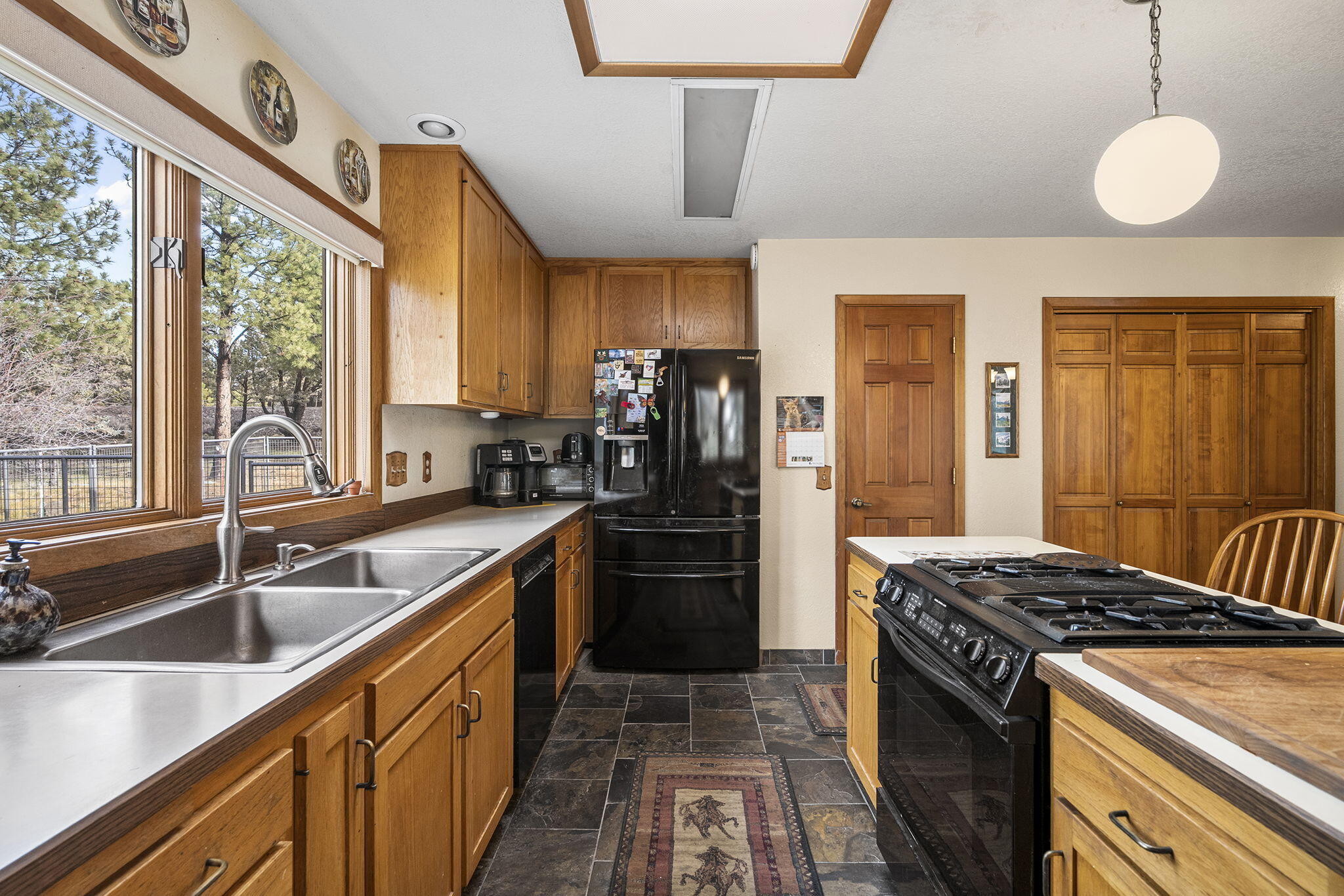 69944 Meadow View Road Sisters, OR 97759 - Photo 19 of 68 19-web-or-mls-_DSC1549
