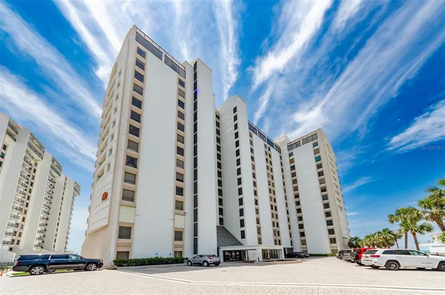 $3,500 | 450 South Gulfview Boulevard, Unit 405, Clearwater, FL 33767