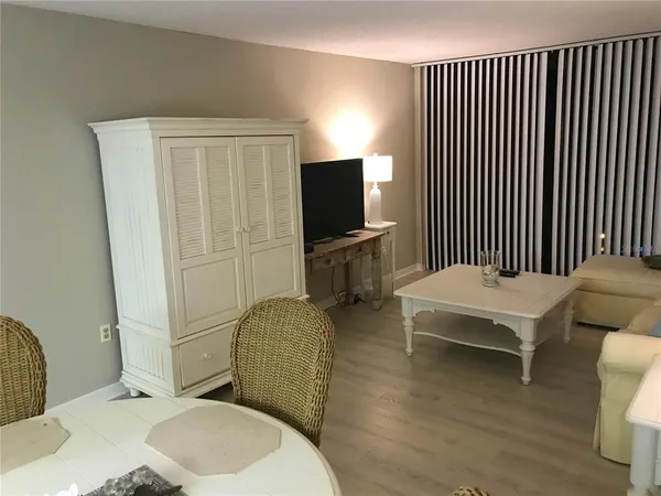 $3,500 | 450 South Gulfview Boulevard, Unit 405, Clearwater, FL 33767