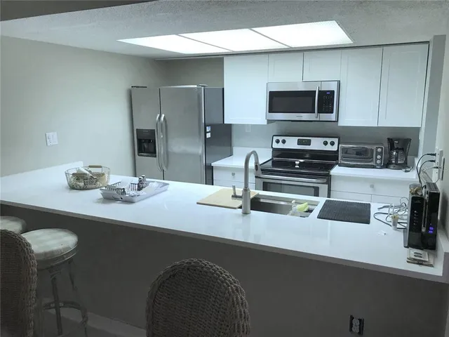 $3,500 | 450 South Gulfview Boulevard, Unit 405, Clearwater, FL 33767