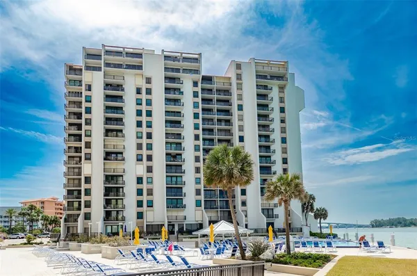 $3,500 | 450 South Gulfview Boulevard, Unit 405, Clearwater, FL 33767