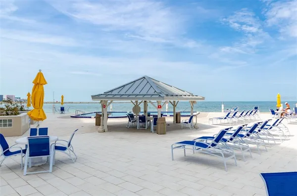 $3,500 | 450 South Gulfview Boulevard, Unit 405, Clearwater, FL 33767