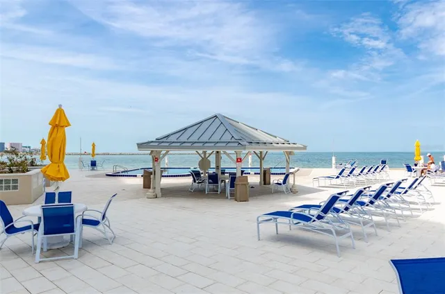 $3,500 | 450 South Gulfview Boulevard, Unit 405, Clearwater, FL 33767