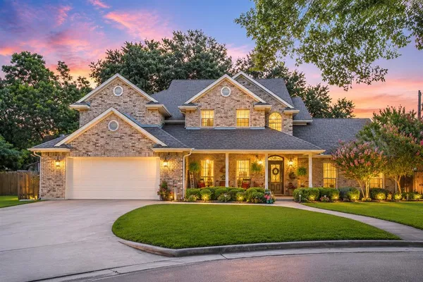 $500,000 | 820 Cedar Creek Circle, Bonham, TX 75418