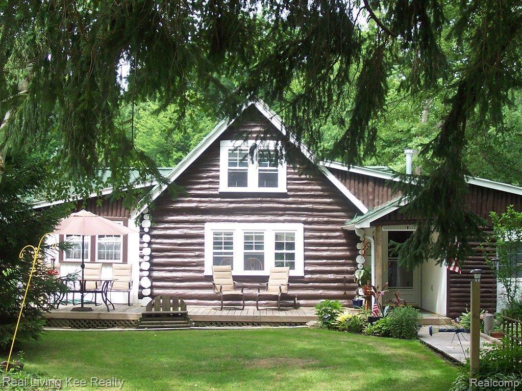 8440 Marsh Road Algonac, MI 48001 - Photo 2 of 21 pics 006.jpg