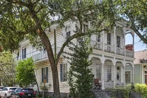 $2,000 | 5300 Camp Street, Unit B, New Orleans, LA 70115