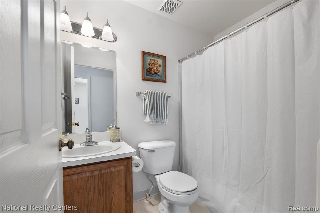 240 Pine Tree Ridge, Unit 2 Waterford, MI 48327 - Photo 18 of 30