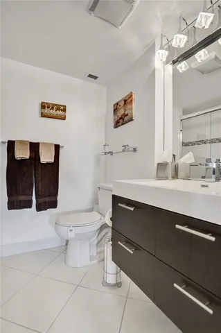 $5,500 | 1150 Hillsboro Mile, Unit 1016, Hillsboro Beach, FL 33062