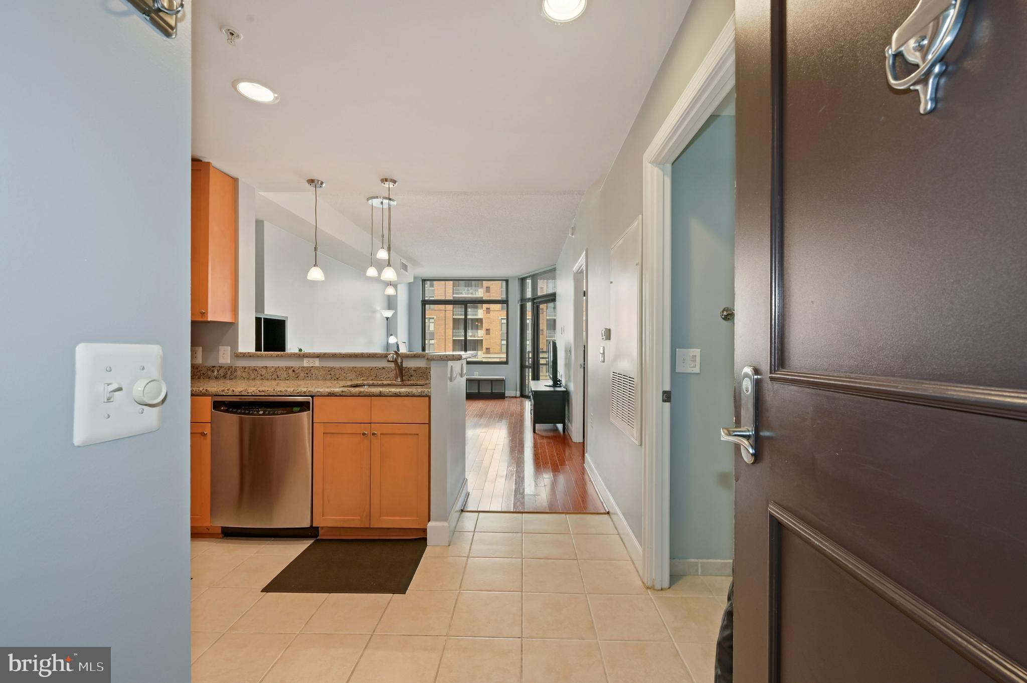 3650 South Glebe Road, Unit 447 Arlington, VA 22202 - Photo 3 of 37 Welcome to 3650 S. Glebe Rd!