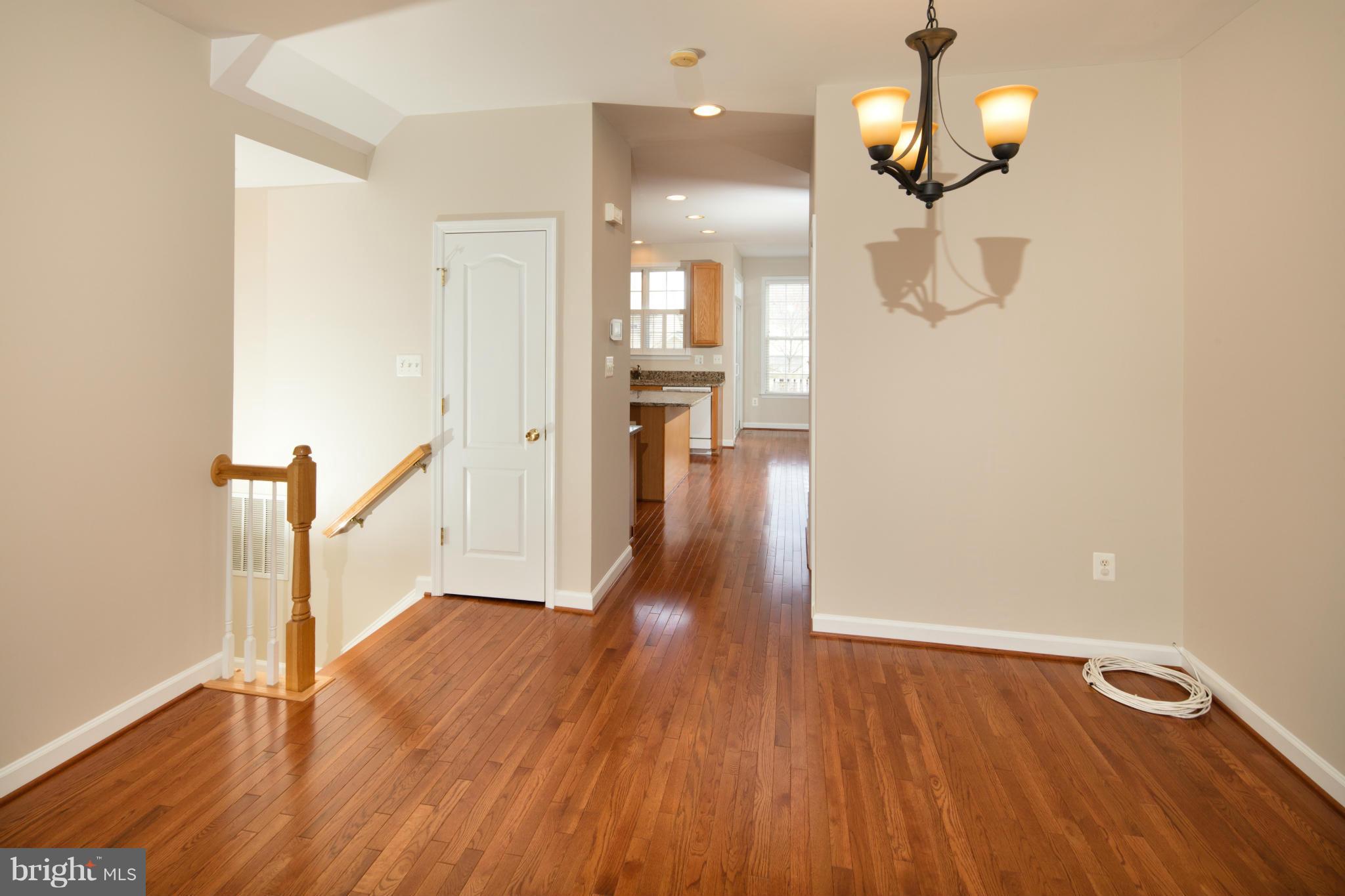 42535 Magellan Square Ashburn, VA 20148 - Photo 11 of 30 Living Room