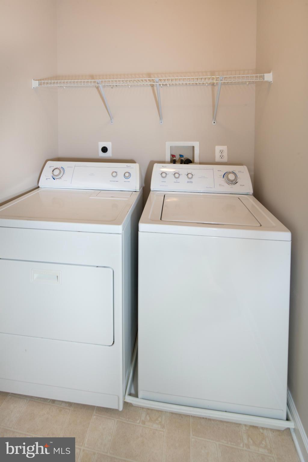 42535 Magellan Square Ashburn, VA 20148 - Photo 28 of 30 Bedroom Level Laundry