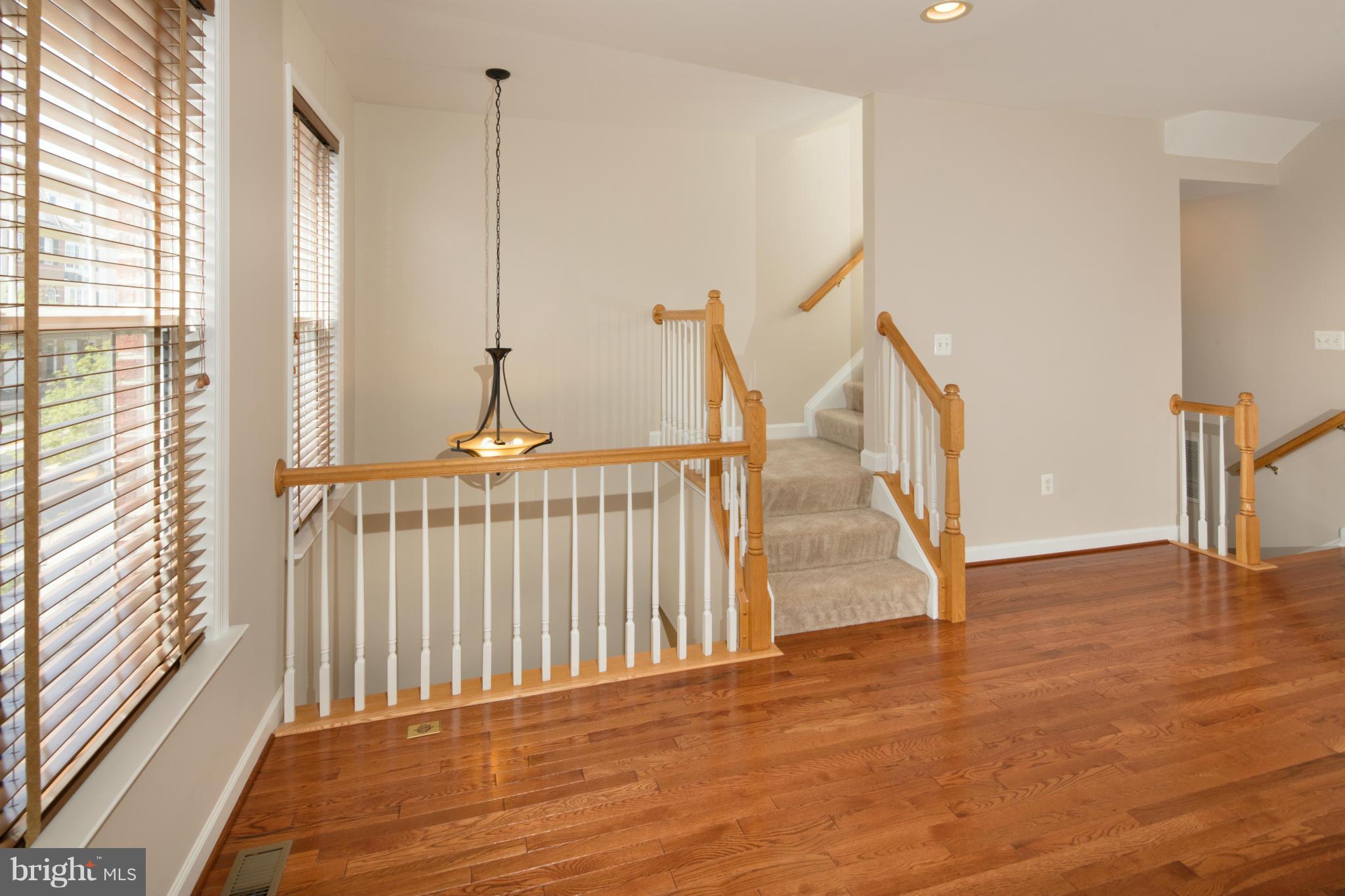 42535 Magellan Square Ashburn, VA 20148 - Photo 10 of 30 Living Room