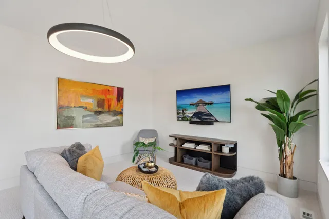 $1,299,848 | 713 Ensconced Way, Chaska, MN 55318