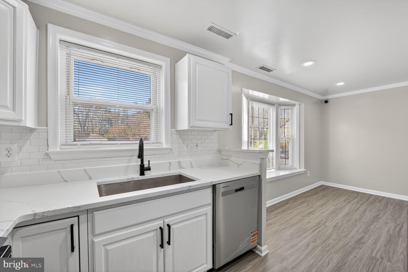 1701 Addison Road South District Heights, MD 20747 - Photo 4 of 15