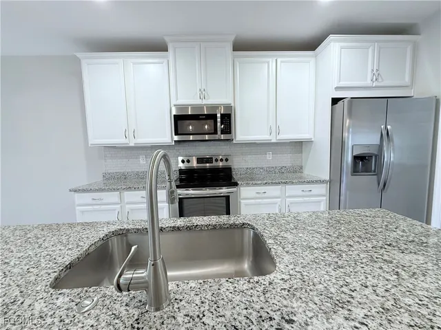 $2,000 | 4387 Dutchess Park Road, Fort Myers, FL 33916