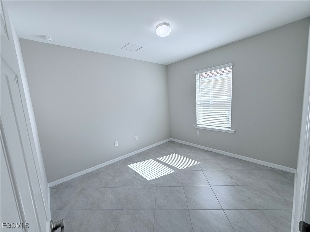 4387 Dutchess Park Road Fort Myers, FL 33916 - Photo 7 of 26