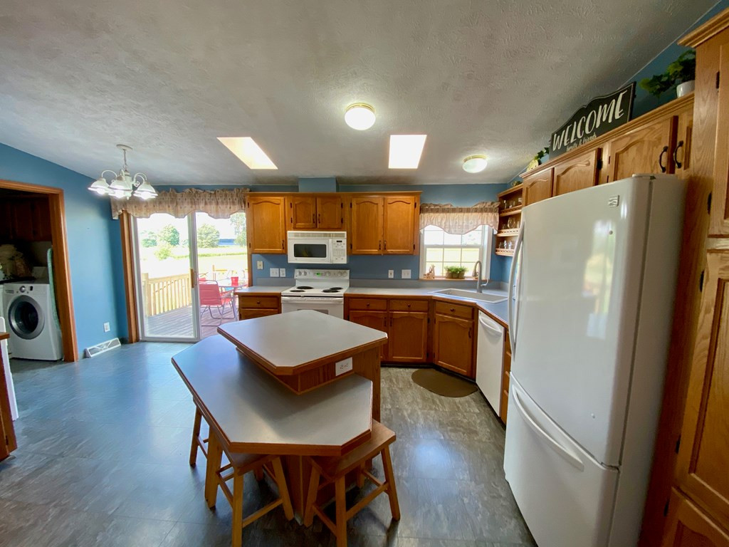 2354 Lake Shore Road Chazy, NY 12921 - Photo 4 of 39 Gallery Image 4