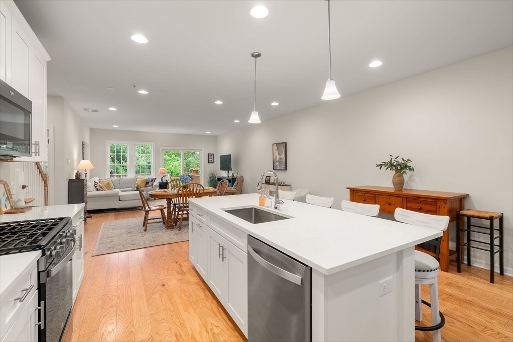 56 Shannon Way, Unit 56 Upton, MA 01568 - Photo 6 of 36