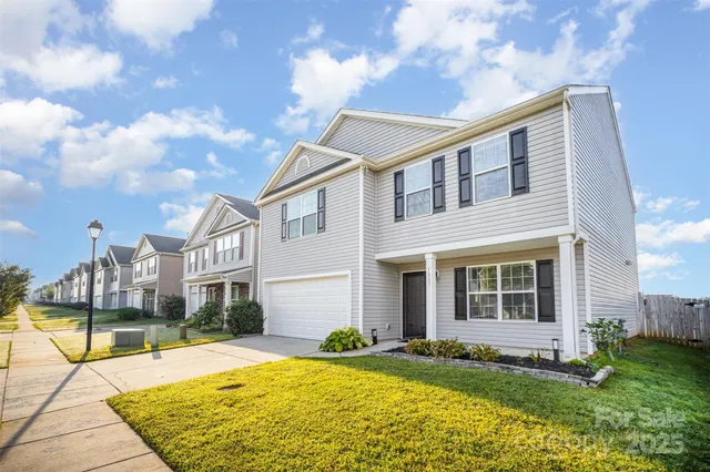 $305,000 | 1813 Eastway Drive, Unit 293, Dallas, NC 28034