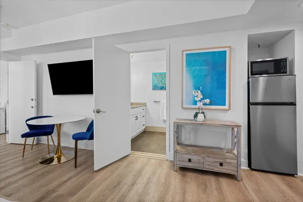 $849,000 | 235 Sunrise Avenue, Unit 3032 & 3102, Palm Beach, FL 33480