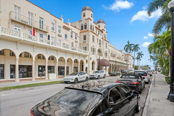 $849,000 | 235 Sunrise Avenue, Unit 3032 & 3102, Palm Beach, FL 33480