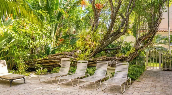 $849,000 | 235 Sunrise Avenue, Unit 3032 & 3102, Palm Beach, FL 33480