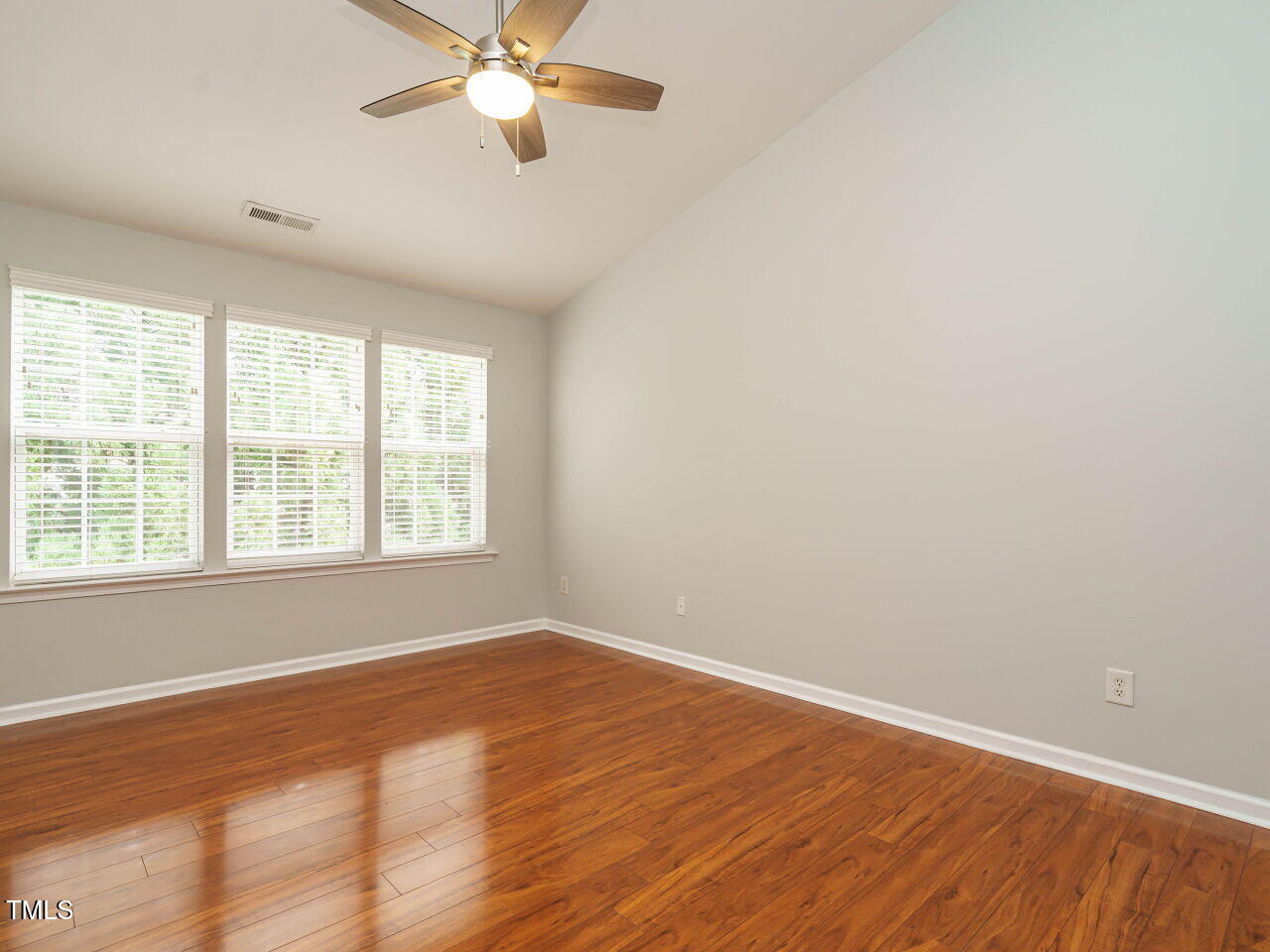7646 Winners Edge Street Raleigh, NC 27617 - Photo 17 of 30 017-1280x960-primary-br