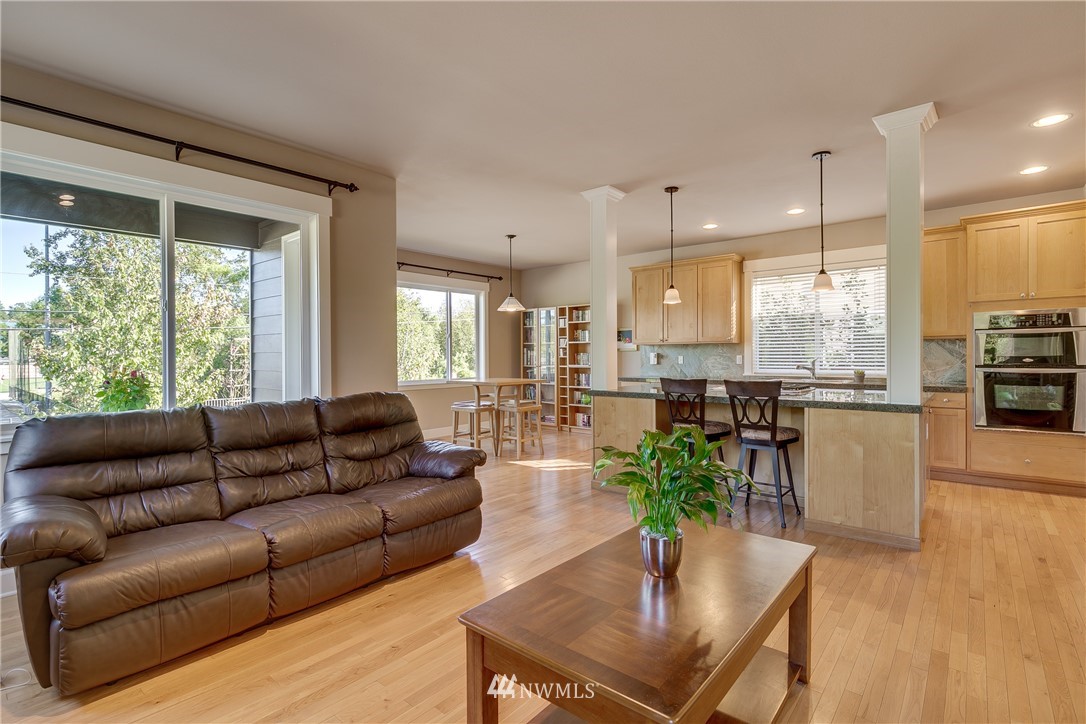 11176 Northeast 162nd Street Bothell, WA 98011 - Photo 11 of 40 Gallery Image 11