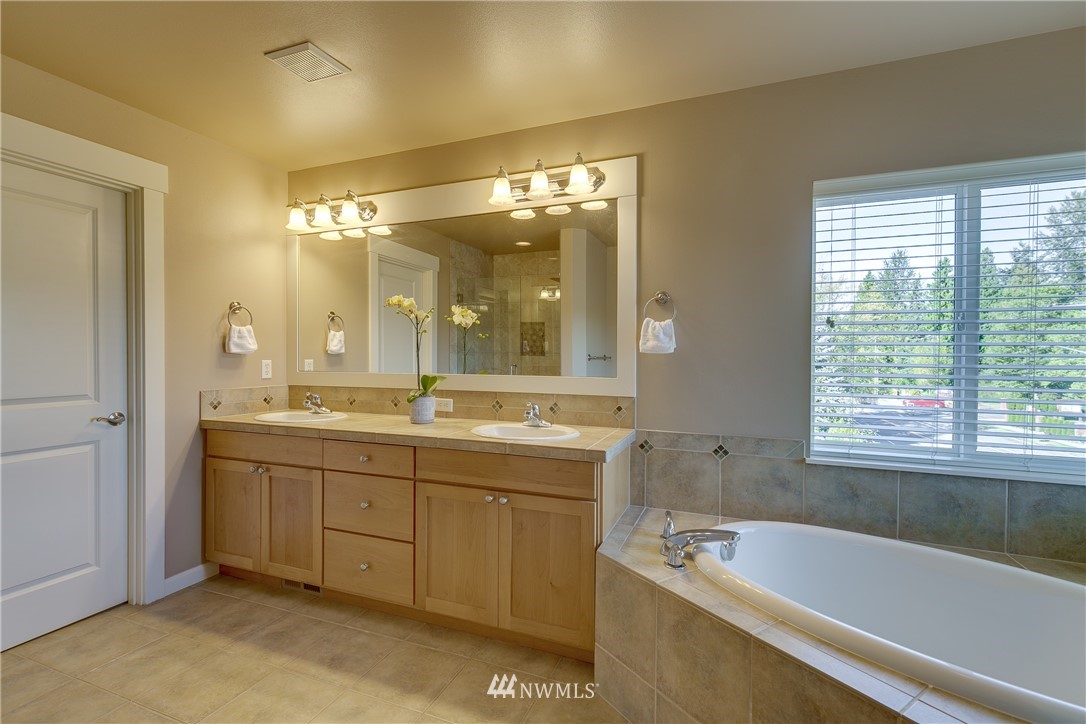 11176 Northeast 162nd Street Bothell, WA 98011 - Photo 27 of 40 Gallery Image 27