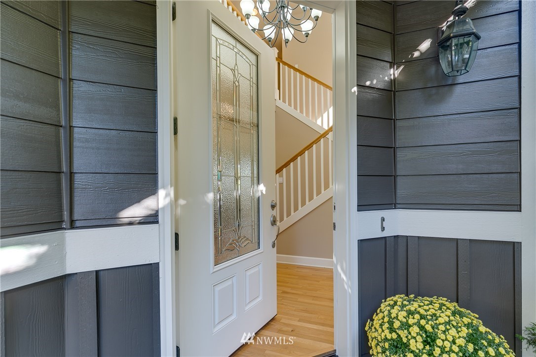 11176 Northeast 162nd Street Bothell, WA 98011 - Photo 4 of 40 Gallery Image 4