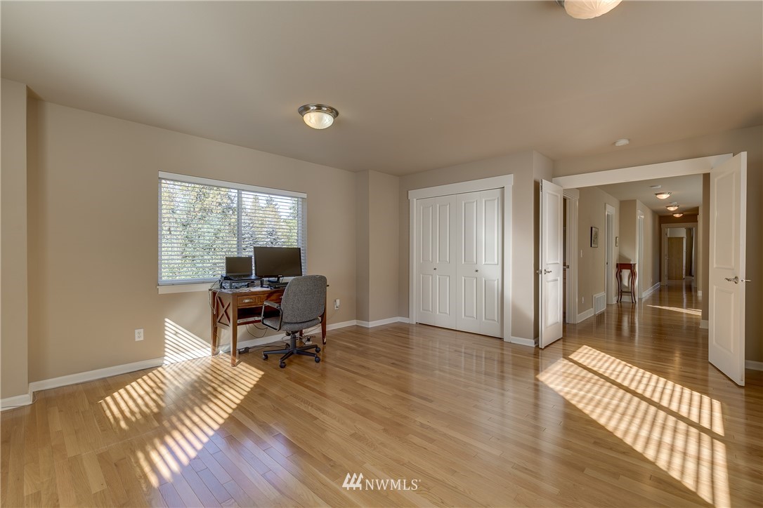 11176 Northeast 162nd Street Bothell, WA 98011 - Photo 31 of 40 Gallery Image 31