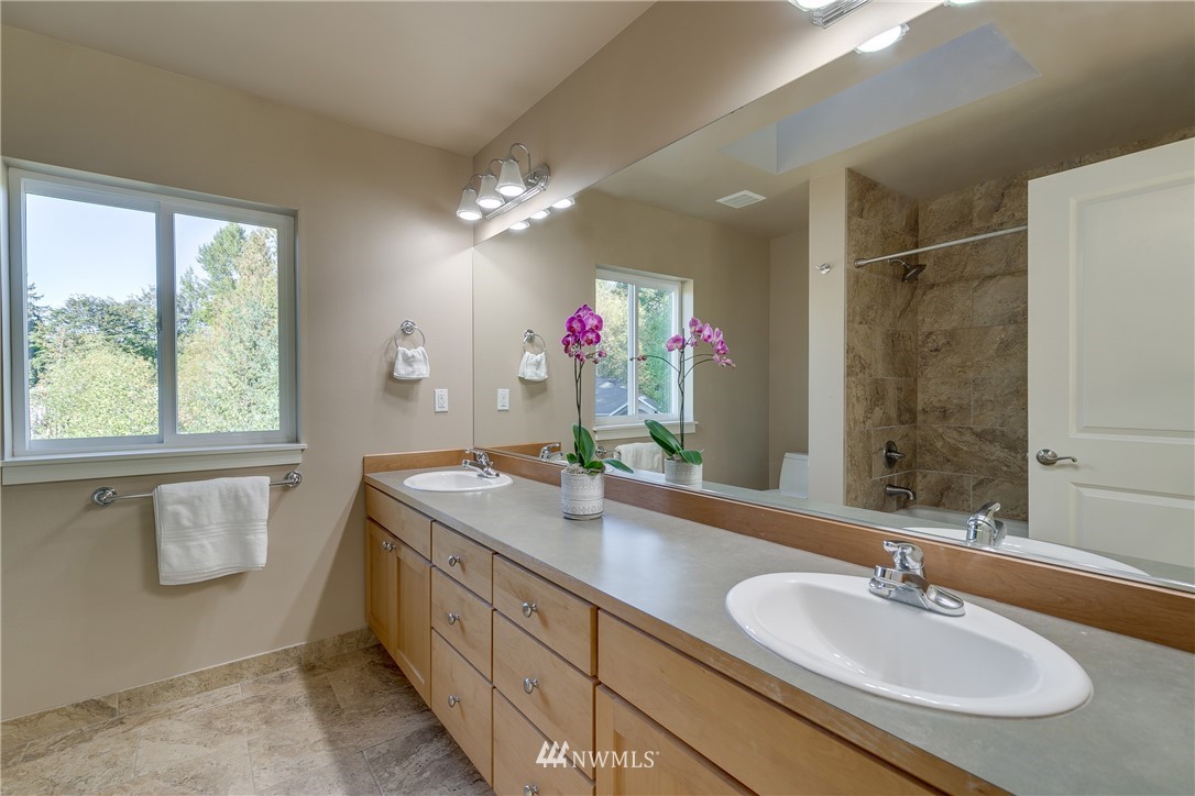 11176 Northeast 162nd Street Bothell, WA 98011 - Photo 33 of 40 Gallery Image 33