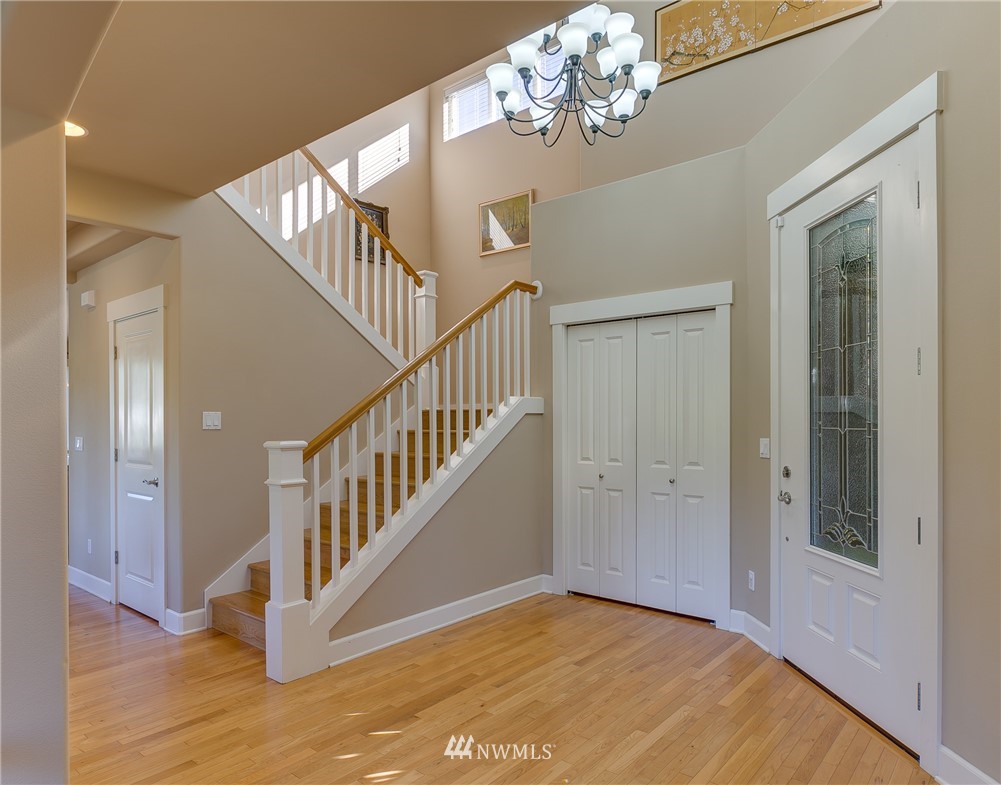 11176 Northeast 162nd Street Bothell, WA 98011 - Photo 5 of 40 Gallery Image 5