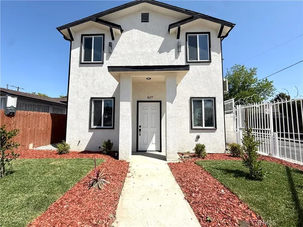 $999,900 | 1677 East Imperial Highway, Los Angeles, CA 90059
